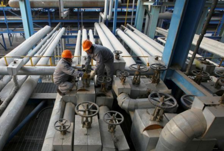 亚市早盘油价小幅走低 市场供应过剩迹象增多