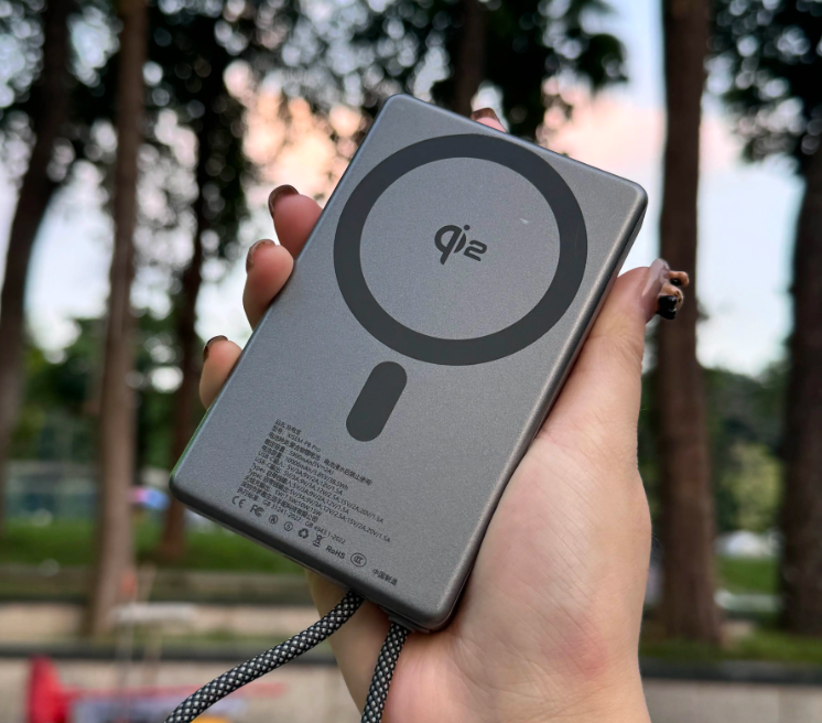 苹果考虑为未来iPad Air升级OLED屏幕