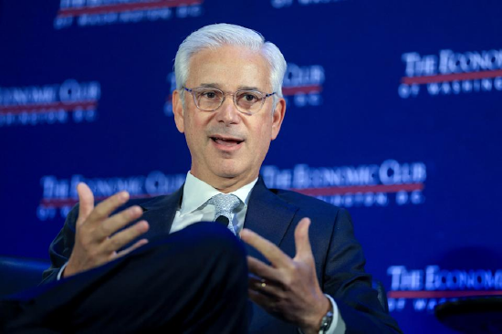 富国银行 CEO：美国经济基本面仍具韧性，民众悲