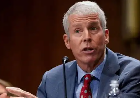 美国能源部长：在霍尔木兹海峡恢复实质规模通