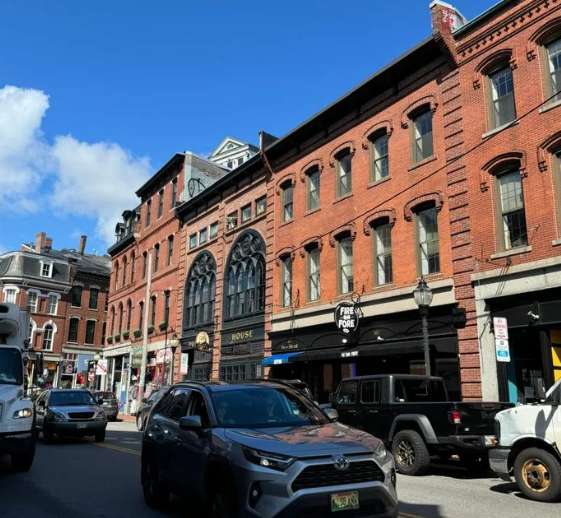 缅因州推动美国首个暂停数据中心建设法案 电价